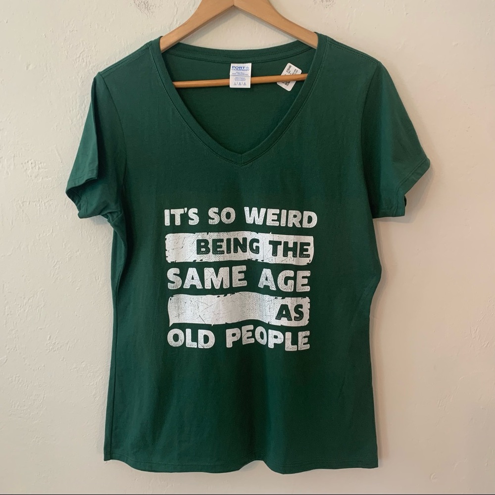 V-Neck Green Graphic Short Sleeve T-shirt Size Large NWT